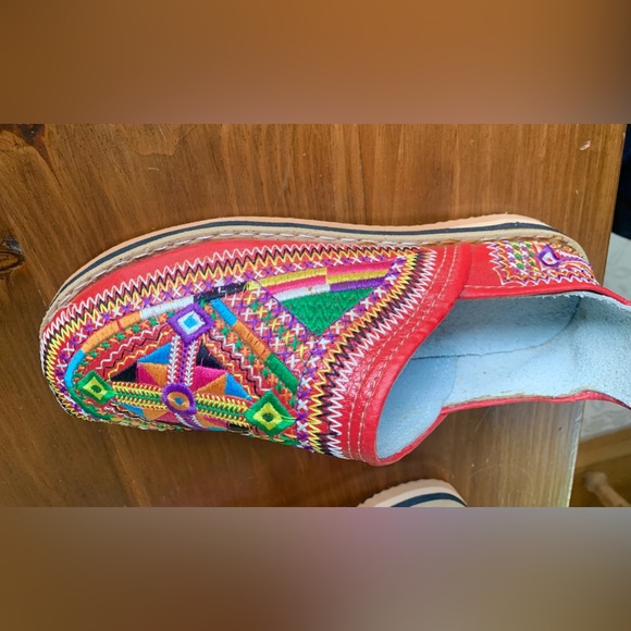 Colorful Moroccan Embroidered leather top shoes, NWOT, Size 9. - Picture 8 of 8